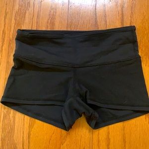 Lululemon yoga short size 4
